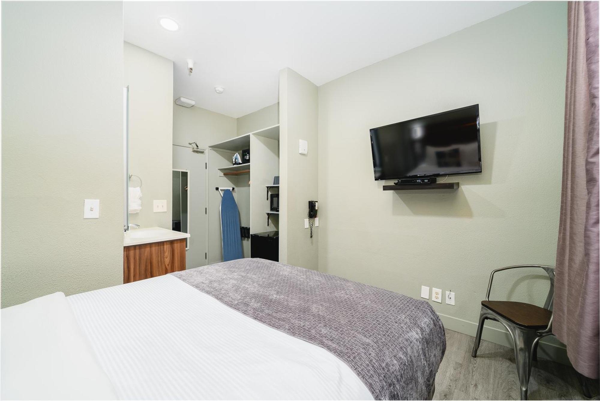 Pet friendly room, 1 full bed,1662411904:JPEG